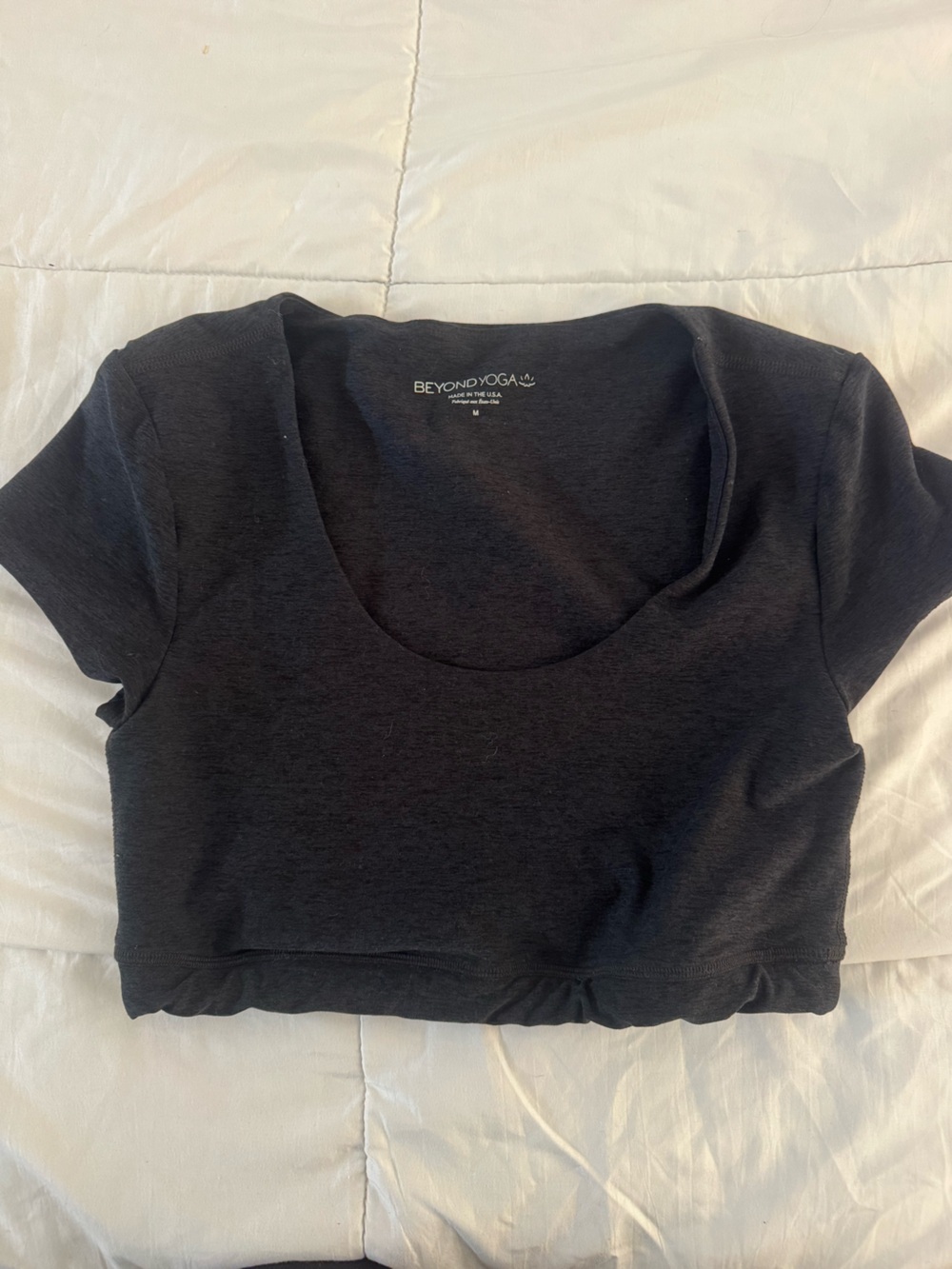 Beyond Yoga women’s Crewneck cropped tee in Heather Black